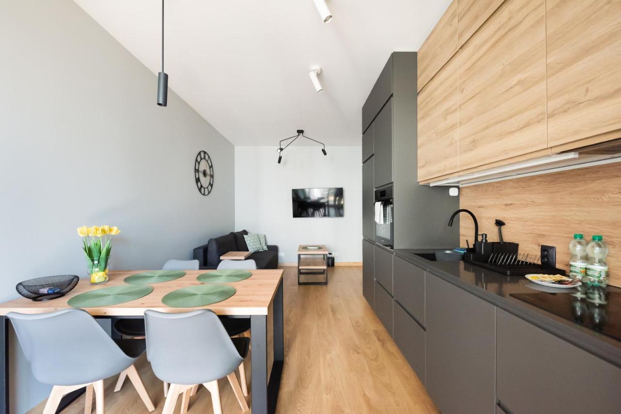 Wola Skwer Happy Apartment Warszawa Eksteriør billede